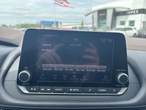 Used 2023 Nissan Rogue SV w/ SV Premium B Package AWD/4WD image 19