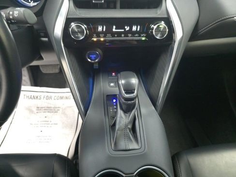 Certified 2021 Toyota Venza XLE image 18