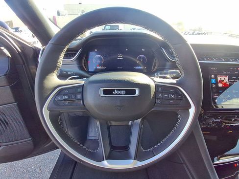 Certified 2023 Jeep Grand Cherokee Altitude AWD/4WD image 22