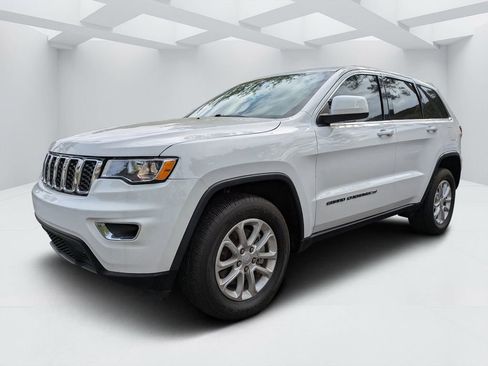 Used 2022 Jeep Grand Cherokee Laredo E AWD/4WD image 7