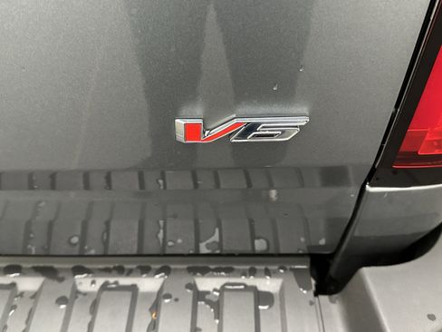 Used 2022 Chevrolet Colorado Z71 w/ LPO, Power Package AWD/4WD image 15