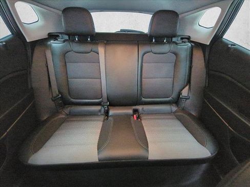 Used 2025 Chevrolet Trax LT FWD image 20