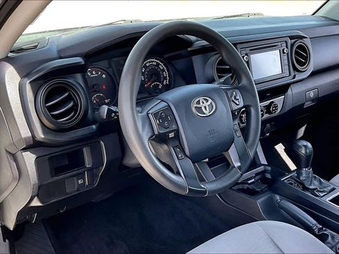 Used 2018 Toyota Tacoma SR image 15
