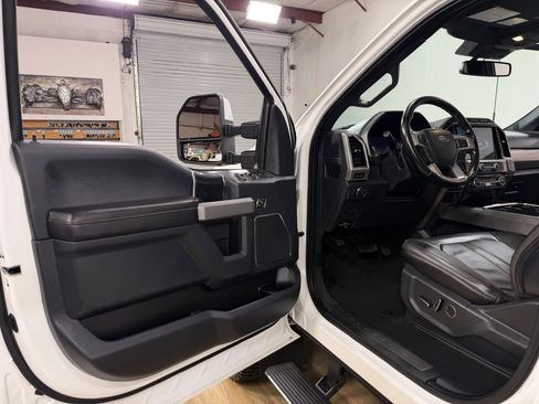 Used 2022 Ford F350 Platinum AWD/4WD image 12