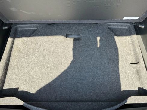 Used 2019 Jeep Cherokee Limited image 36