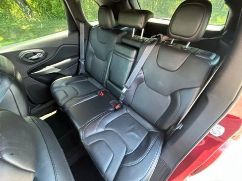 Used 2019 Jeep Cherokee High Altitude AWD/4WD image 24