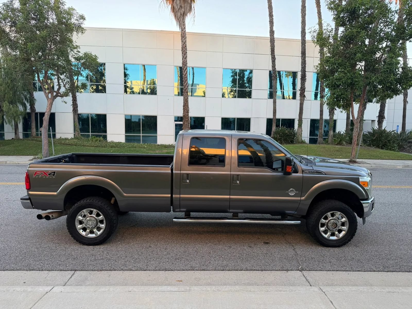 Used 2012 Ford F350 Lariat w/ Lariat Ultimate Pkg AWD/4WD image 4