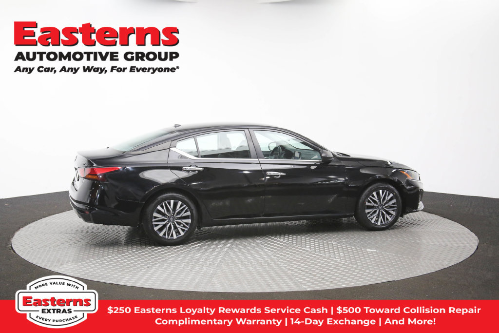 Used 2024 Nissan Altima 2.5 SV FWD image 40
