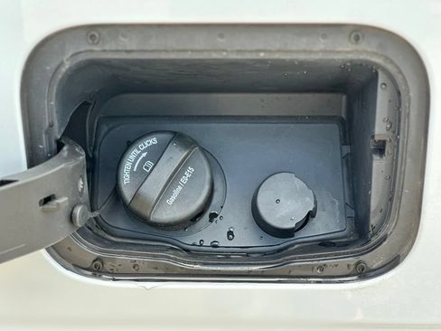 Used 2025 Ford F250 XL RWD image 21