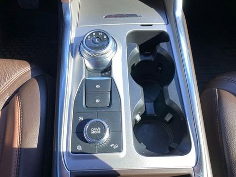 Used 2024 Ford Explorer King Ranch image 15