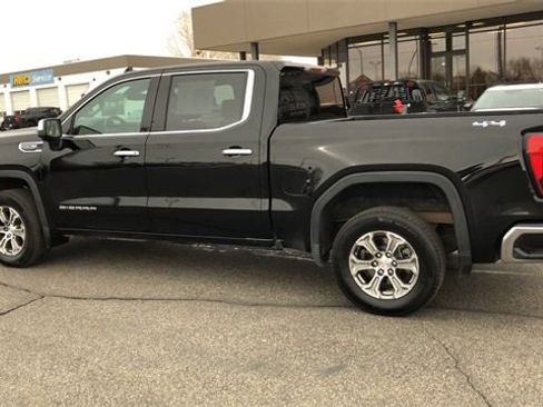 Used 2025 GMC Sierra 1500 SLT image 6