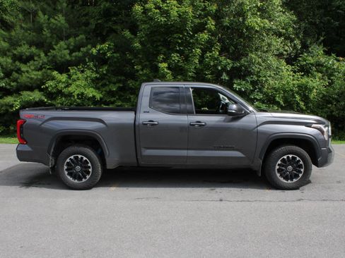 Used 2022 Toyota Tundra SR5 w/ TRD Off-Road Package AWD/4WD image 4