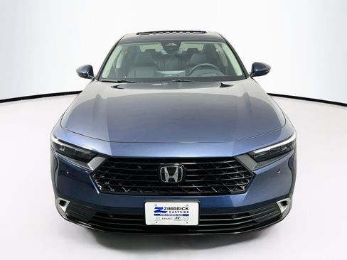 Used 2025 Honda Accord Touring image 2