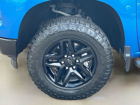 Used 2023 Chevrolet Silverado 1500 Custom Trail Boss AWD/4WD image 28