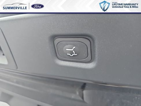 New 2026 Ford Expedition Active image 16