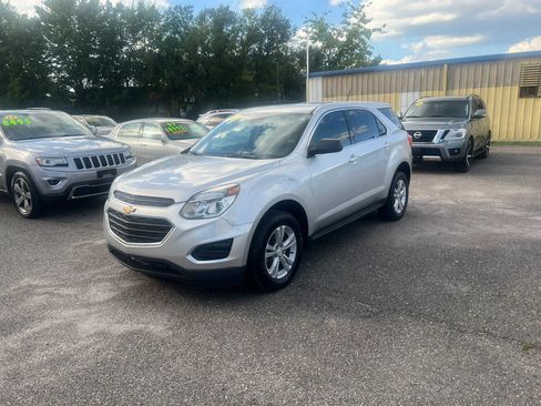 Used 2017 Chevrolet Equinox LS FWD image 2