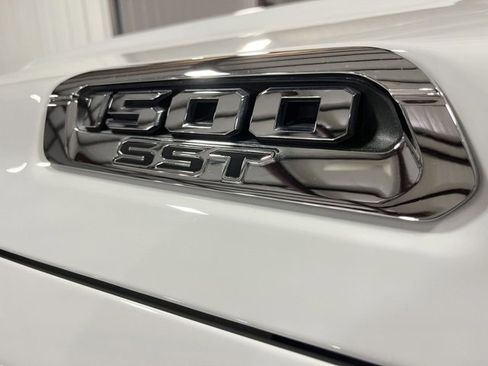 Used 2025 RAM 1500 Laramie image 34