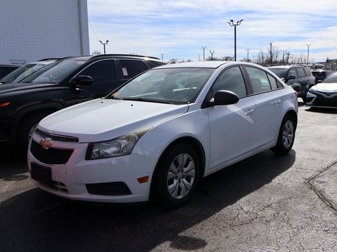 Used 2014 Chevrolet Cruze LS image 5