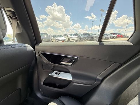 Used 2026 Mercedes-Benz GLC 300 4MATIC image 21