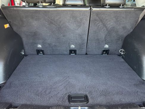 Used 2018 Jeep Compass Latitude w/ Popular Equipment Group FWD image 19