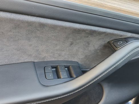 Used 2024 Tesla Model Y Long Range image 34