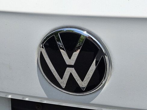 Certified 2023 Volkswagen Taos SE FWD image 29