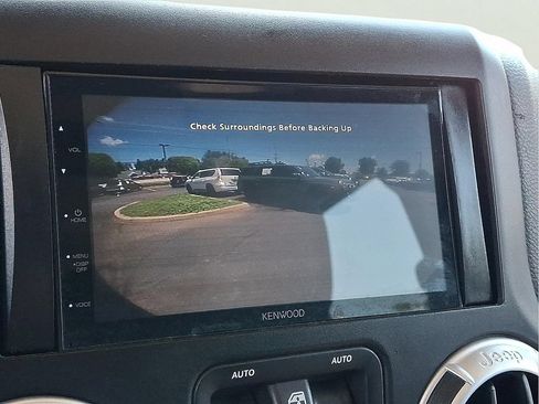 Used 2015 Jeep Wrangler Unlimited Sahara w/ Connectivity Group AWD/4WD image 14