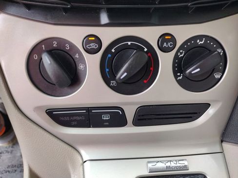 Used 2012 Ford Focus SE image 32