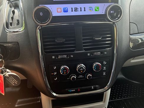 Used 2019 Dodge Grand Caravan SE FWD image 27
