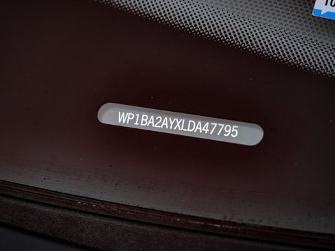 Certified 2020 Porsche Cayenne AWD/4WD image 25