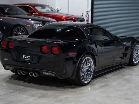 Used 2009 Chevrolet Corvette ZR1 w/ Preferred Equipment Group RWD image 6