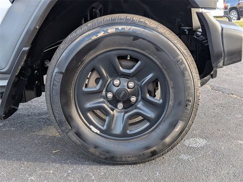 Used 2023 Jeep Wrangler Sport image 12