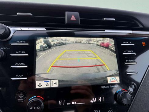 Used 2020 Toyota Camry XLE w/ Carpet Mat Package image 34