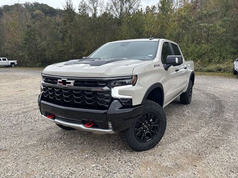 New 2026 Chevrolet Silverado 1500 ZR2 AWD/4WD image 2