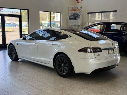 Used 2020 Tesla Model S AWD image 3