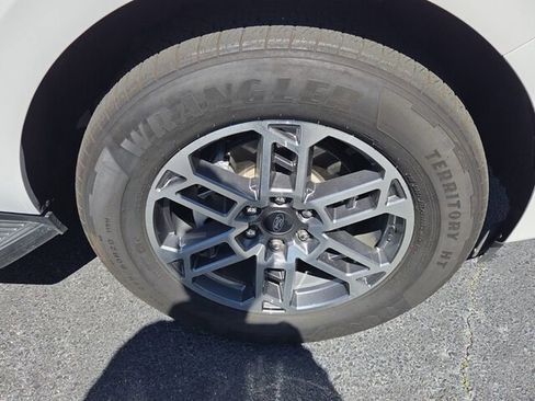 Used 2025 Ford Expedition Max Active image 19