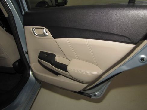 Used 2013 Honda Civic Hybrid Sedan image 18