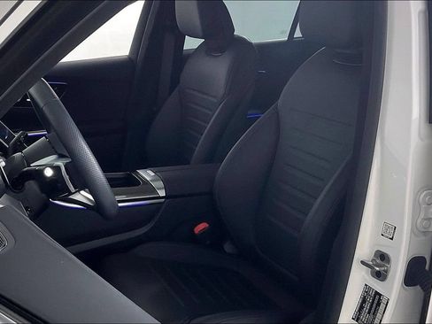 Certified 2025 Mercedes-Benz GLC 300 4MATIC image 17