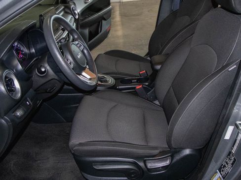 Used 2024 Kia Forte LXS FWD image 7