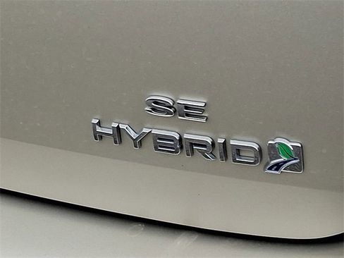 Used 2018 Ford C-MAX SE image 28