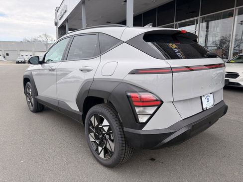 Used 2025 Hyundai Kona SEL image 3