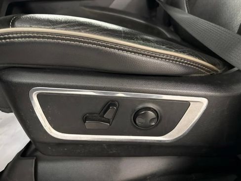 Used 2023 RAM 1500 Laramie AWD/4WD image 10