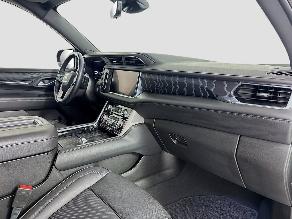 Used 2023 GMC Yukon Denali w/ Advanced Technology Package AWD/4WD image 33