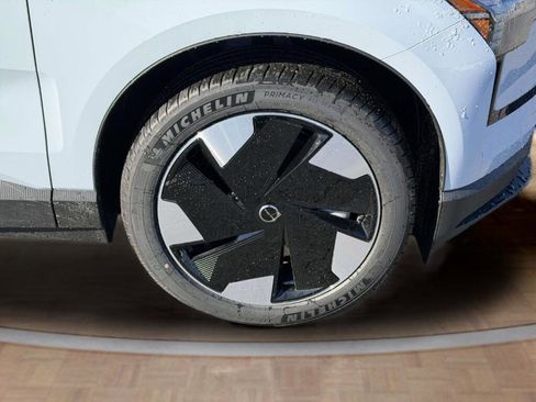 New 2026 Volvo EX30 Plus w/ Protection Package Premier image 25