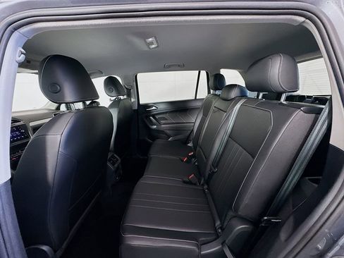 Used 2023 Volkswagen Tiguan SE image 23