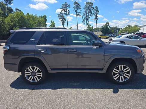 Used 2022 Toyota 4Runner TRD Sport AWD/4WD image 4