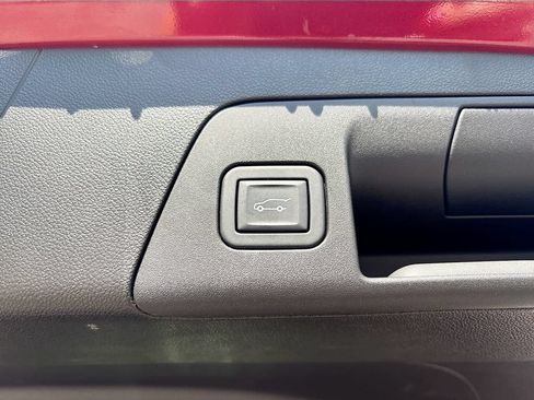Used 2023 Buick Envision Preferred AWD/4WD image 25