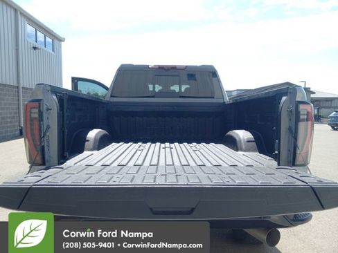 Used 2024 GMC Sierra 2500 AT4X image 27