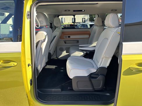 Used 2025 Volkswagen ID. Buzz 1st Edition image 27