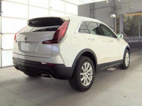 Used 2020 Cadillac XT4 Luxury w/ Cold Weather Package AWD/4WD image 4